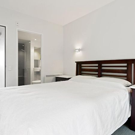 Stunning 2 Bedroom Apartment With Balcony! Queenstown Exteriör bild
