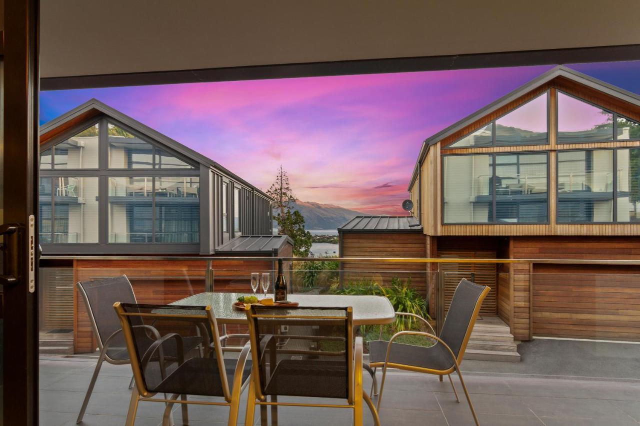 Stunning 2 Bedroom Apartment With Balcony! Queenstown Exteriör bild