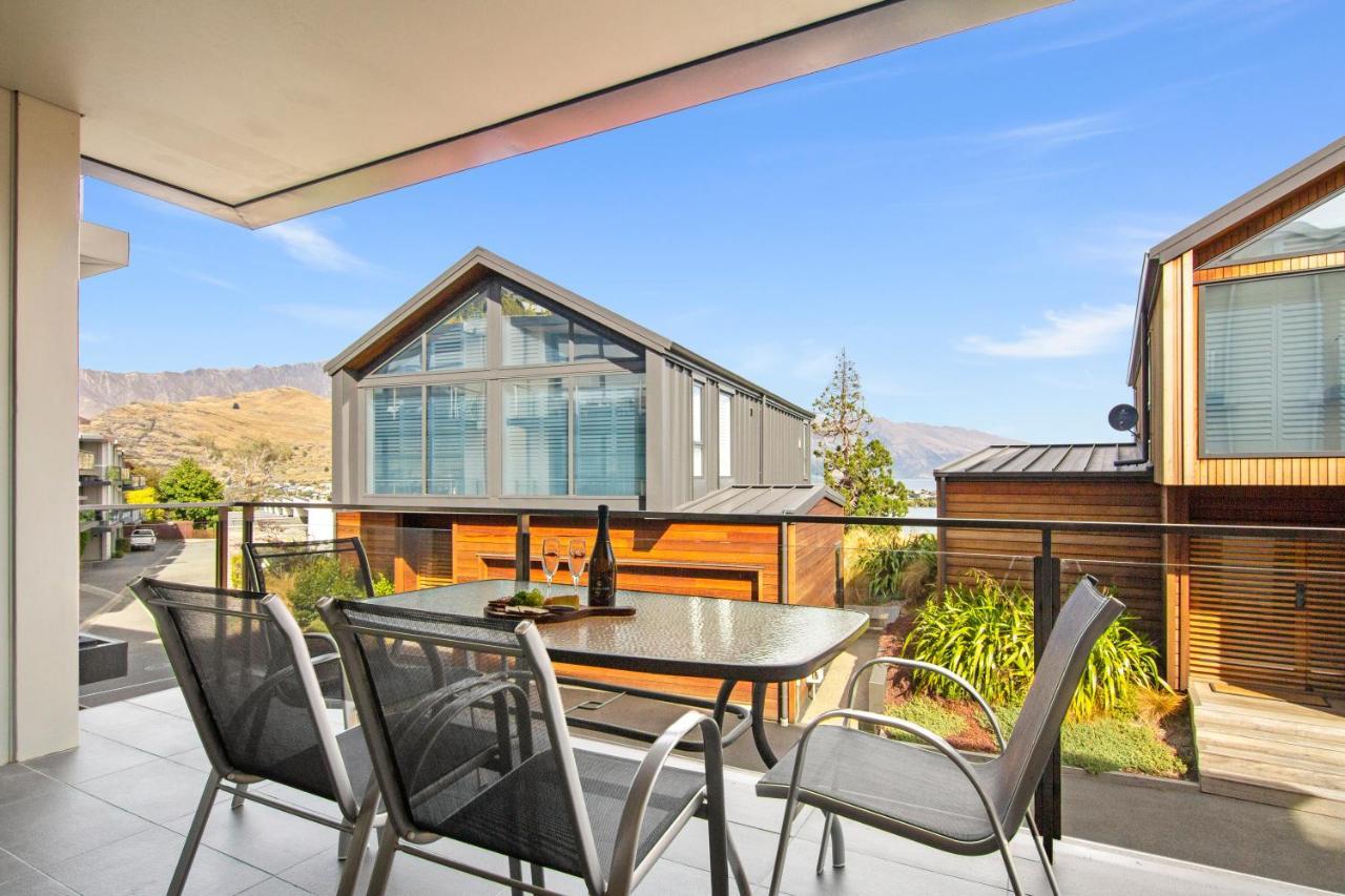 Stunning 2 Bedroom Apartment With Balcony! Queenstown Exteriör bild